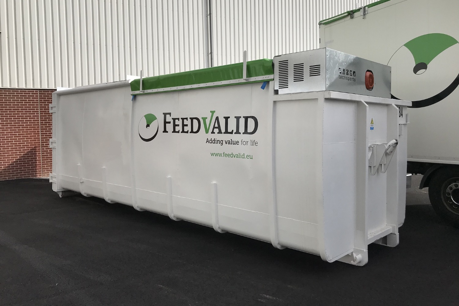 Gesloten container installatie wit FeedValid